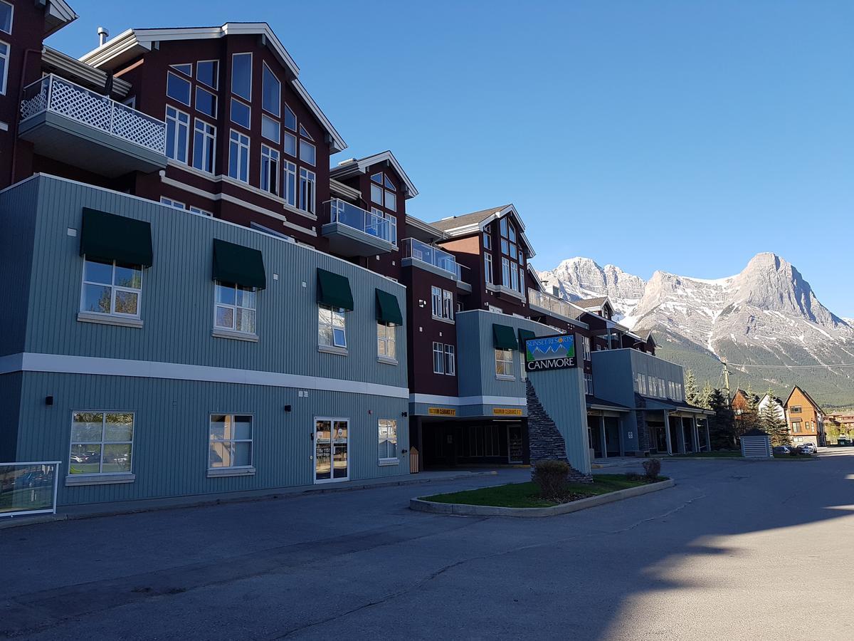 Sunset Resorts Canmore And Spa Exterior photo